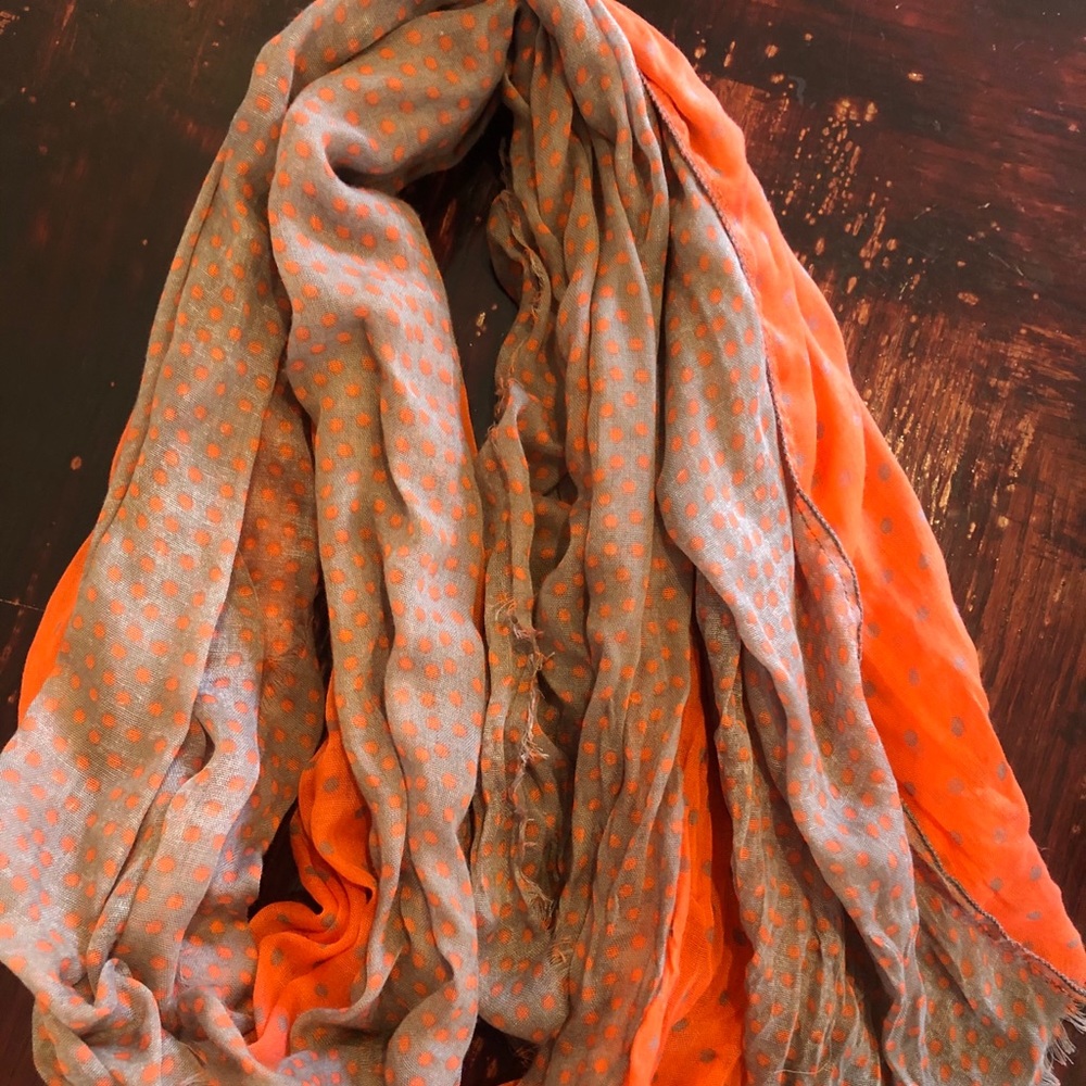 Reversible scarf